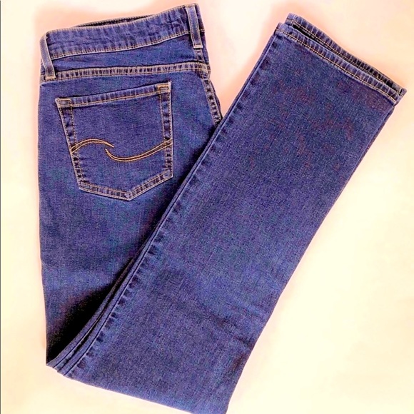 Levi's Denim - ♥️Levi’s straight leg mid rise dark wash jeans♥️